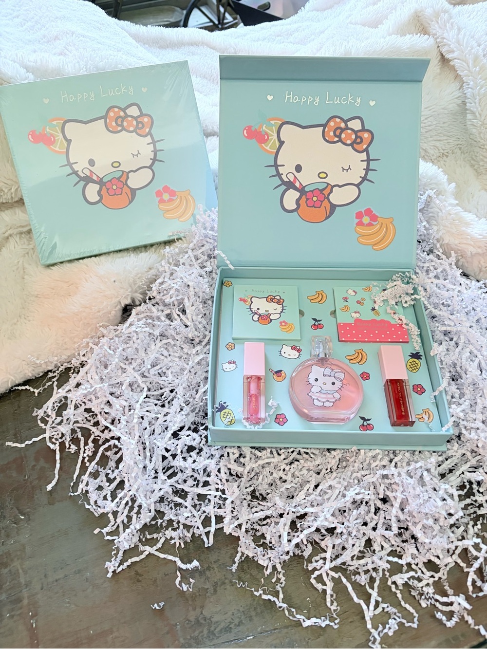 Hello Kitty Kids Cosmetics Set - Aqua, Pink, Red